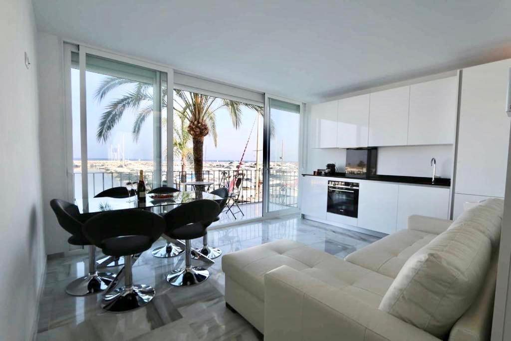 First Line Puerto Banus Harbour, 3 Bedroom Luxury Apartment, Apartamento