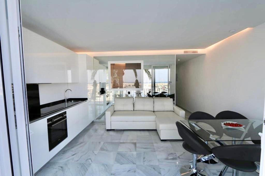 First Line Puerto Banus Harbour, 3 Bedroom Luxury Apartment, Marbella