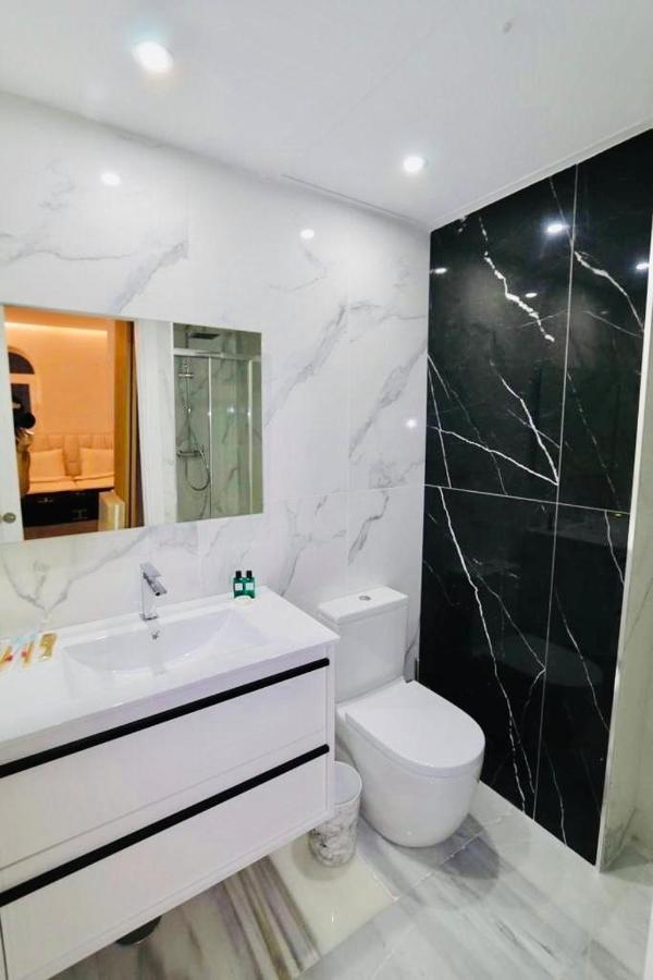 First Line Puerto Banus Harbour, 3 Bedroom Luxury Apartment,
