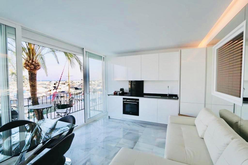 First Line Puerto Banus Harbour, 3 Bedroom Luxury Apartment, Appartamento Marbella